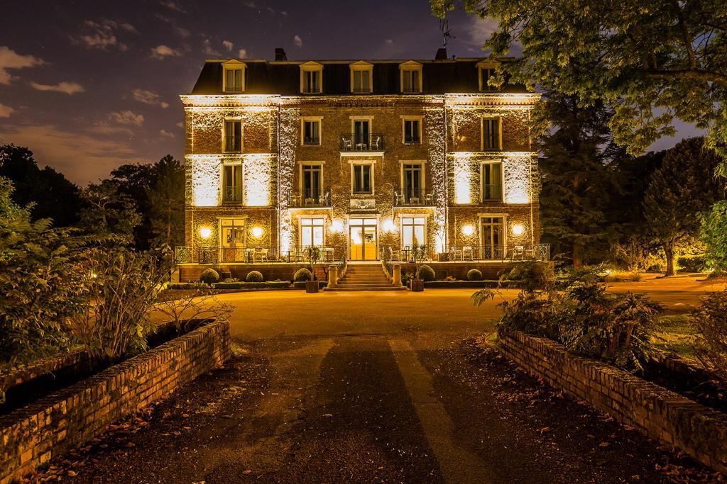 Logis Hotel & Restaurant - Le Manoir De Sauvegrain Saint-Lambert  Bagian luar foto