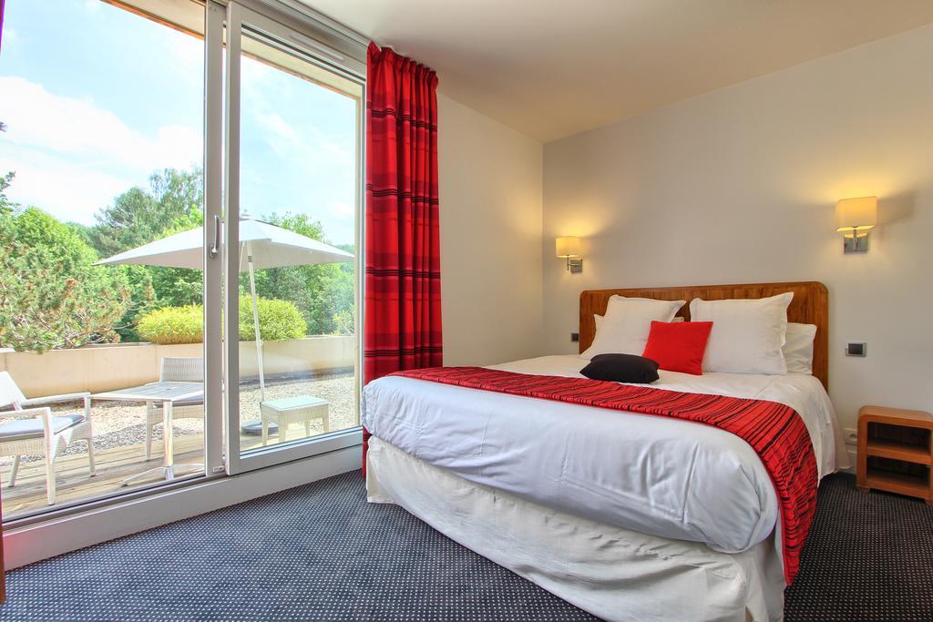 Logis Hotel & Restaurant - Le Manoir De Sauvegrain Saint-Lambert  Bagian luar foto