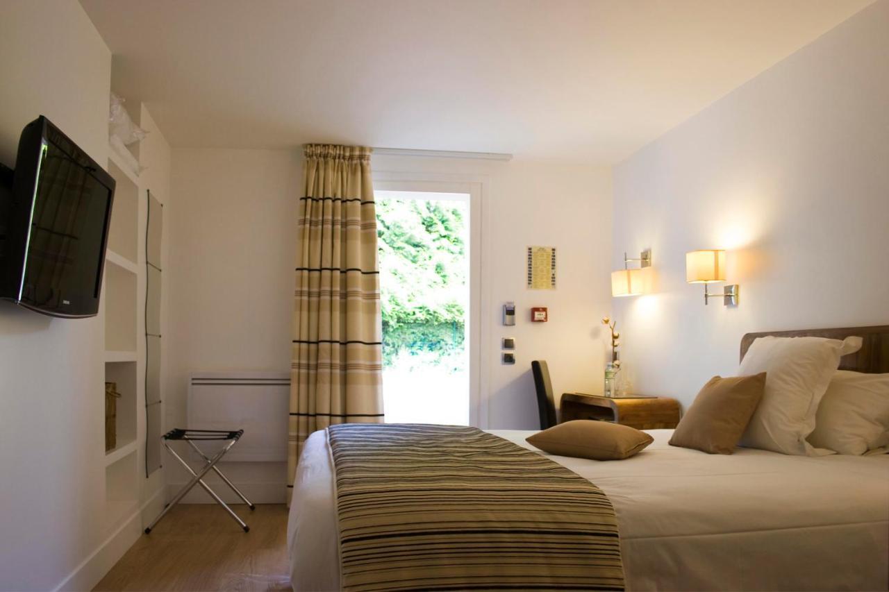 Logis Hotel & Restaurant - Le Manoir De Sauvegrain Saint-Lambert  Bagian luar foto